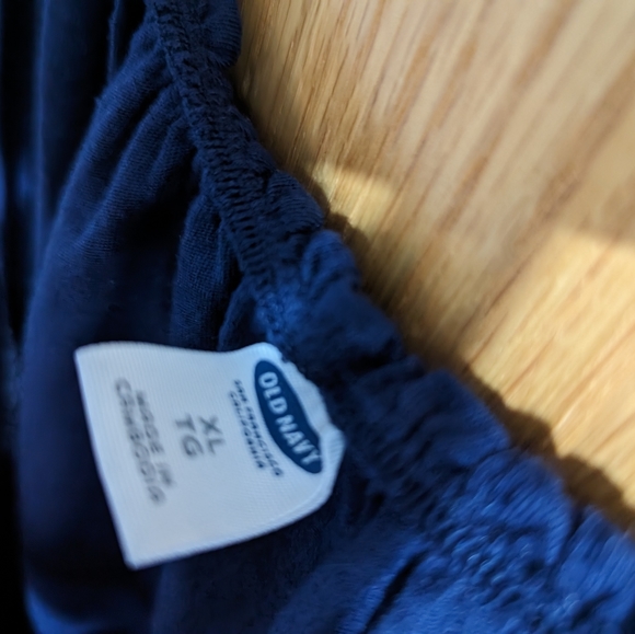 Old Navy XL tank like new - Picture 2 of 3